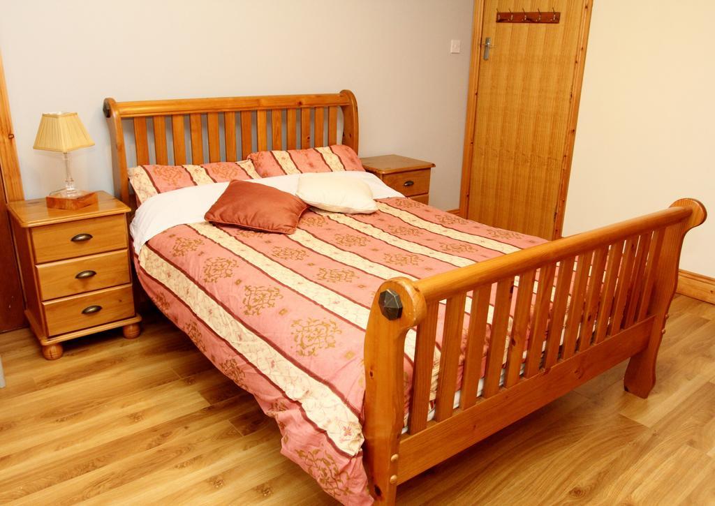 Clare'S Rock Self-Catering Accommodation Carron Exteriér fotografie